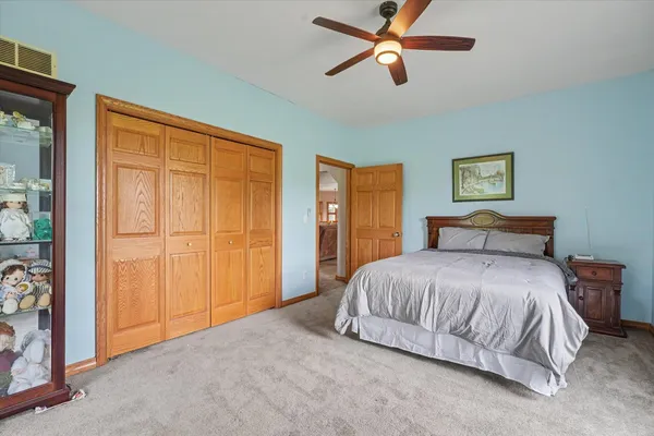 $523,000 | 724 East Hilvety Road, Moweaqua, IL 62550