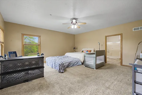 $523,000 | 724 East Hilvety Road, Moweaqua, IL 62550