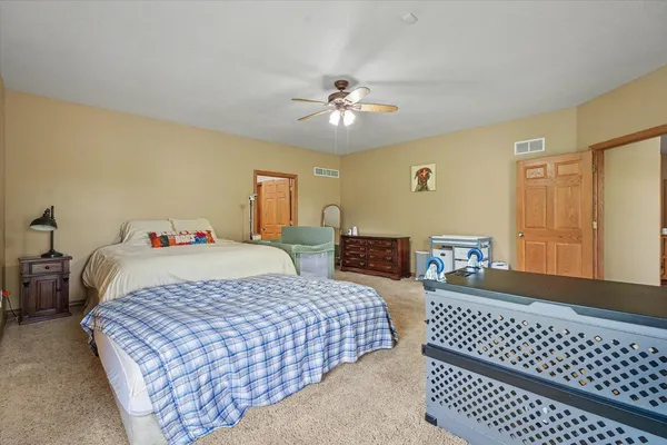 $523,000 | 724 East Hilvety Road, Moweaqua, IL 62550