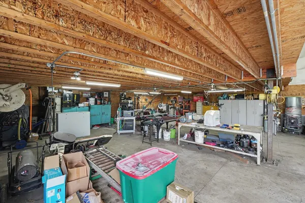 $523,000 | 724 East Hilvety Road, Moweaqua, IL 62550