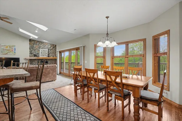 $523,000 | 724 East Hilvety Road, Moweaqua, IL 62550