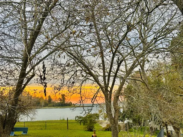 $259,000 | 190 White Oak Circle, Point Blank, TX 77364