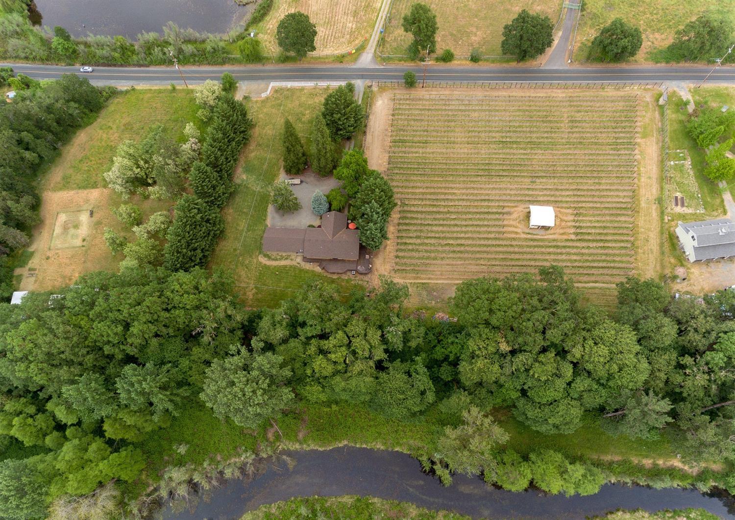 9155 North Applegate Road Grants Pass, OR 97527 - Photo 34 of 35