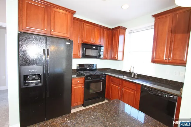 $2,800 | 6208 Brookhaven Court, Riverdale, NJ 07457