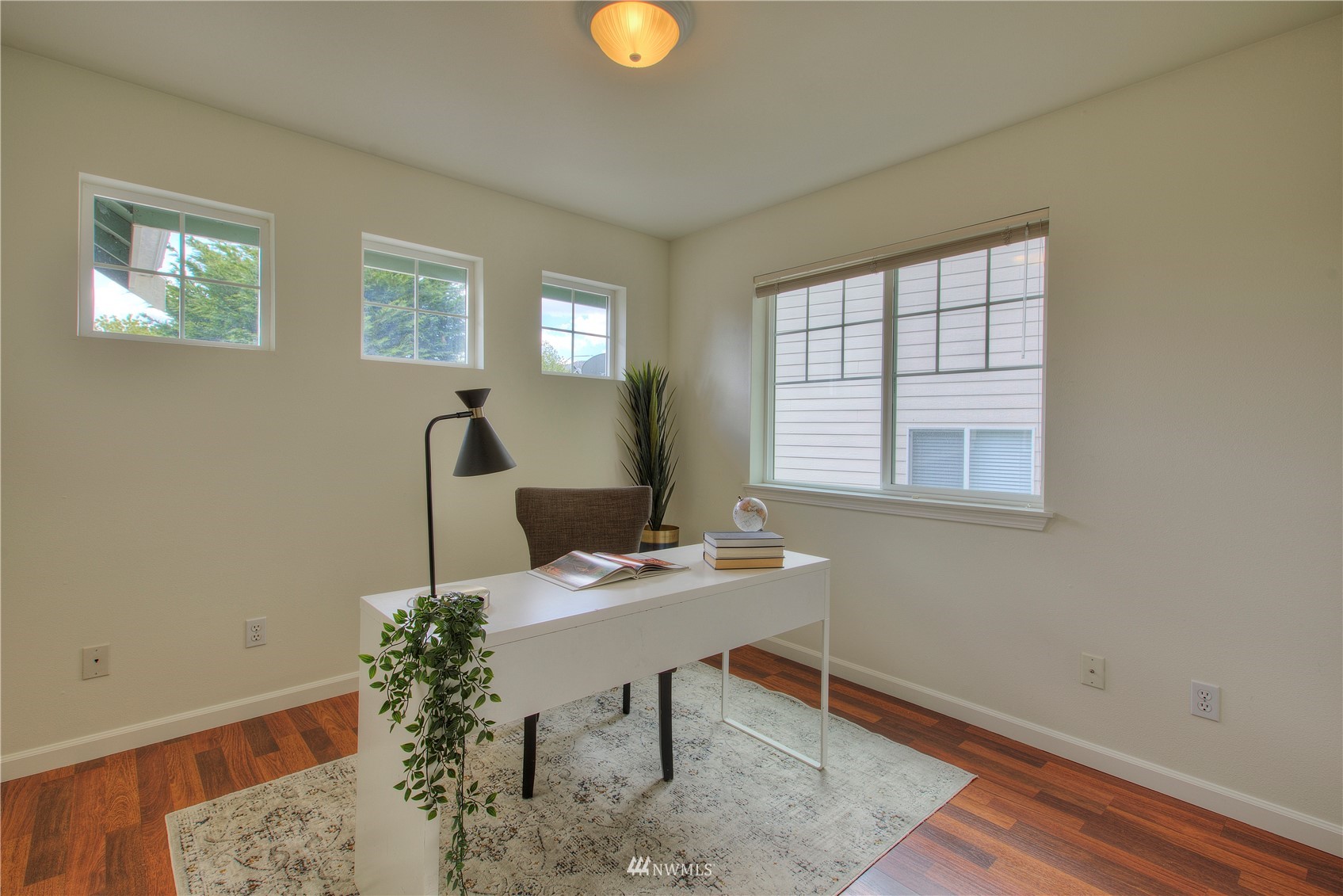 1127 R Street Northwest Auburn, WA 98001 - Photo 28 of 37 a workspace with furniture and window