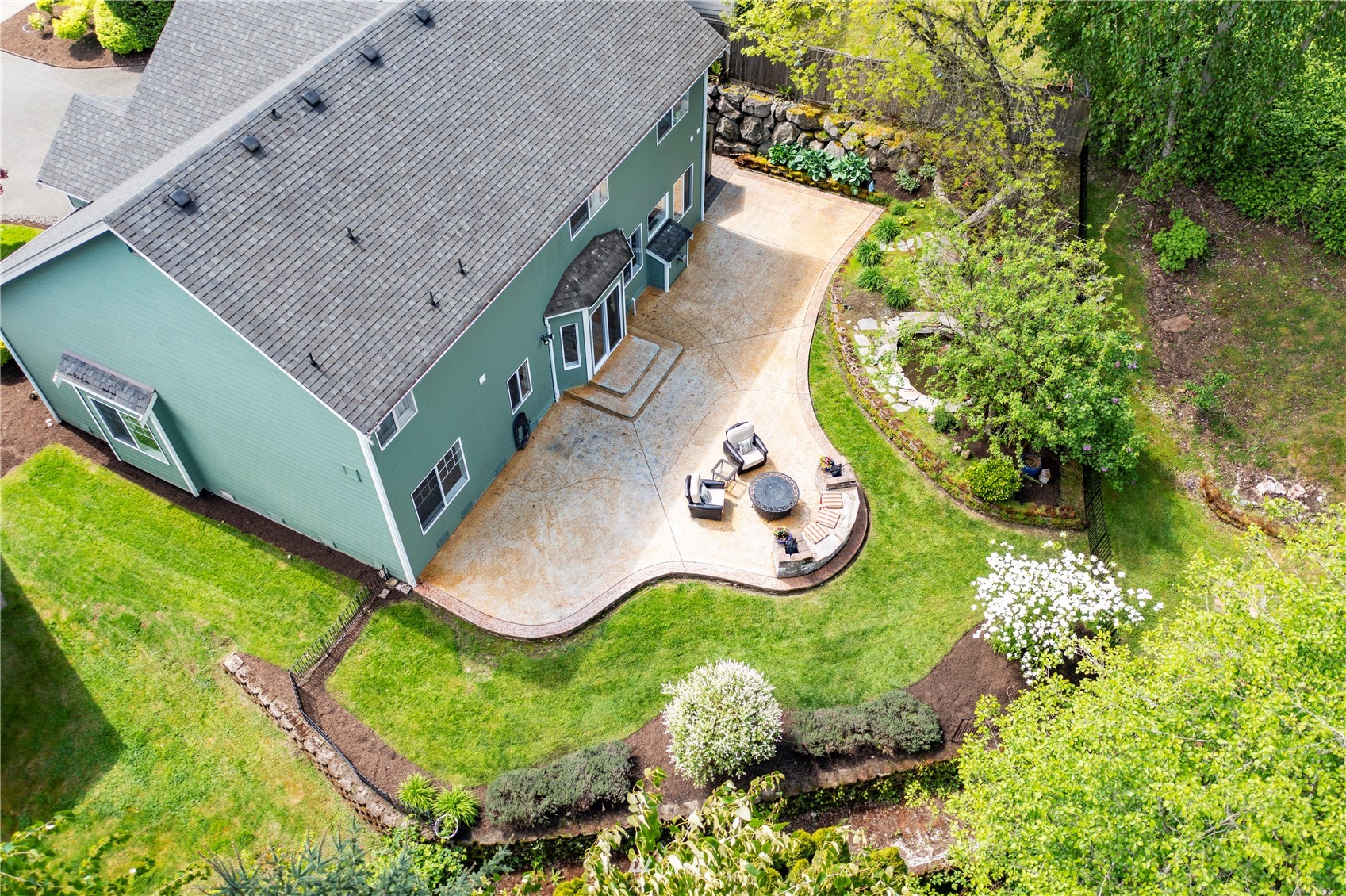 1127 R Street Northwest Auburn, WA 98001 - Photo 29 of 37 an aerial view of a house having outdoor space