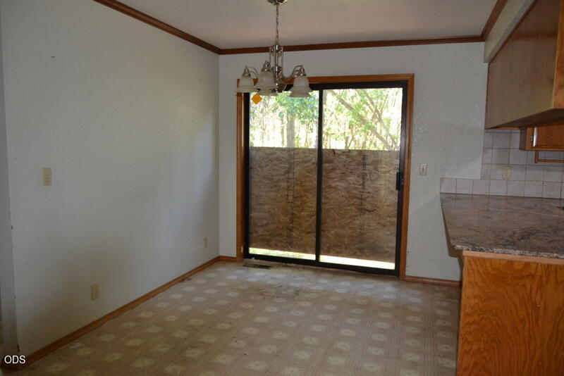 190 Shadow Lane Grants Pass, OR 97526 - Photo 5 of 18