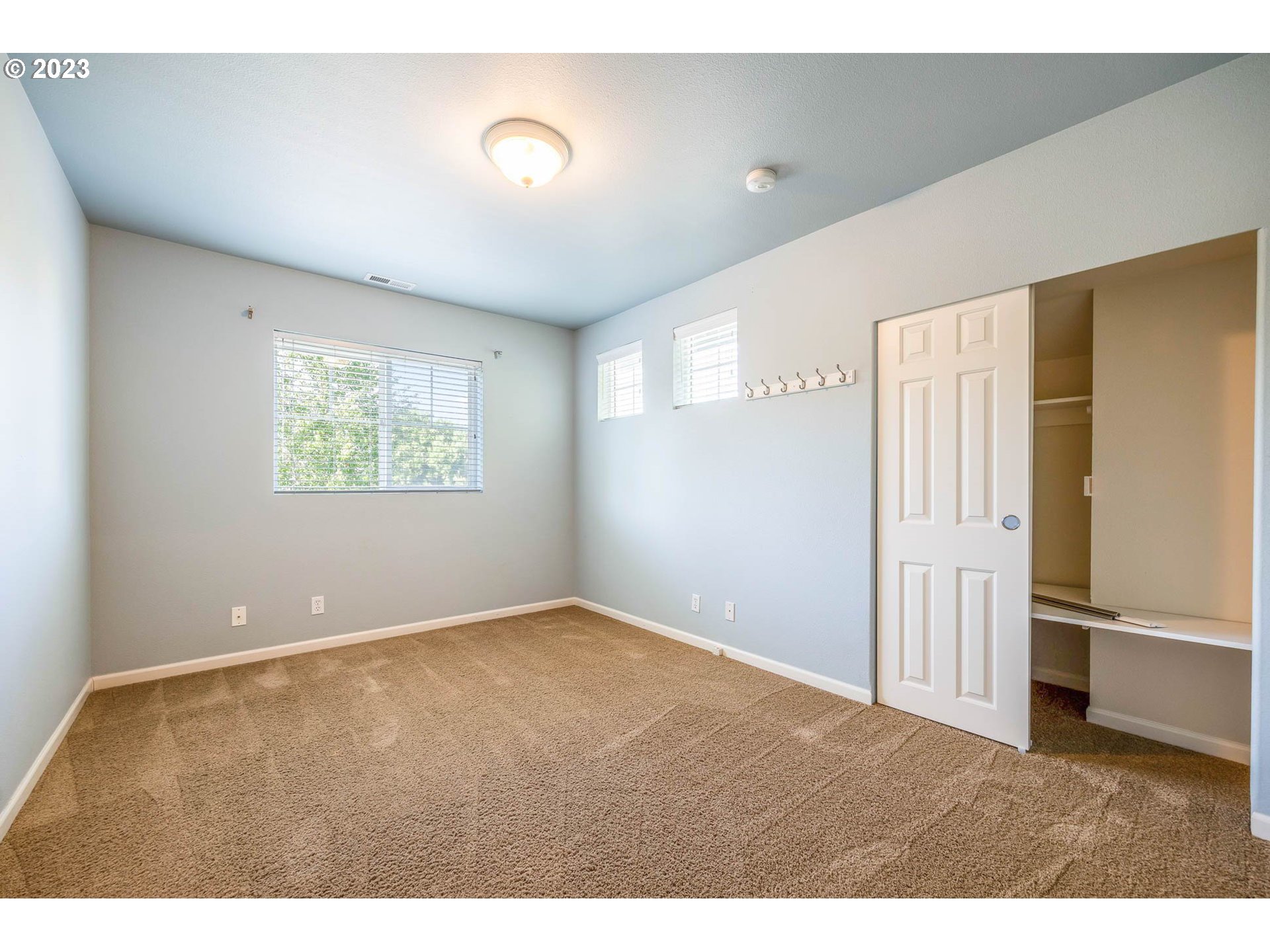 5408 Jeffrey Way Eugene, OR 97402 - Photo 25 of 37 a view of an empty room with a window