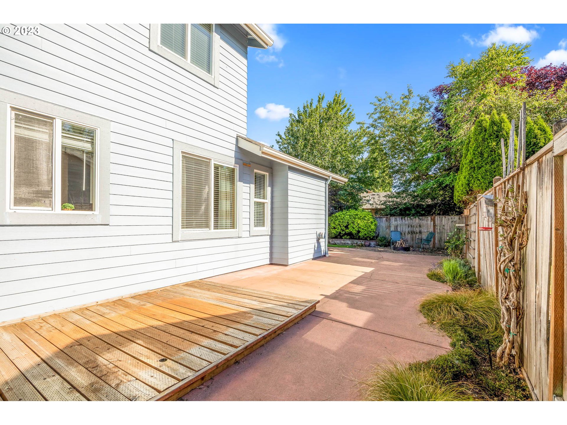 5408 Jeffrey Way Eugene, OR 97402 - Photo 36 of 37 a view of backyard with outdoor seating and plants