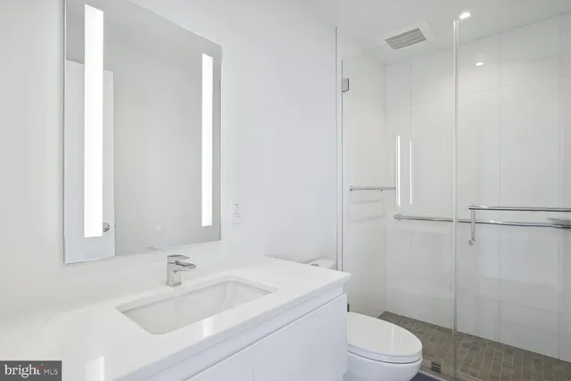 $5,450 | 3223 Prospect Street Northwest, Unit 404, Washington, DC 20007