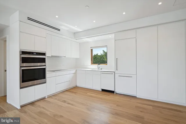 $5,450 | 3223 Prospect Street Northwest, Unit 404, Washington, DC 20007