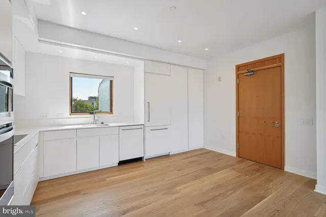 $5,450 | 3223 Prospect Street Northwest, Unit 404, Washington, DC 20007