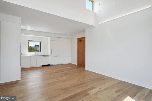 $5,450 | 3223 Prospect Street Northwest, Unit 404, Washington, DC 20007