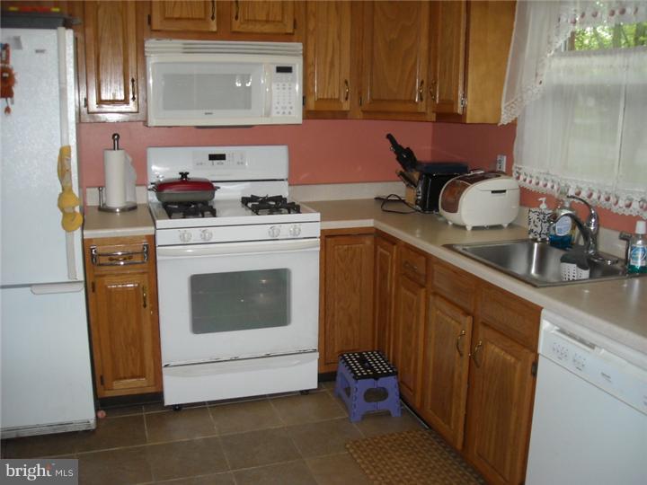 1673 Daws Road Blue Bell, PA 19422 - Photo 2 of 18 Kitchen