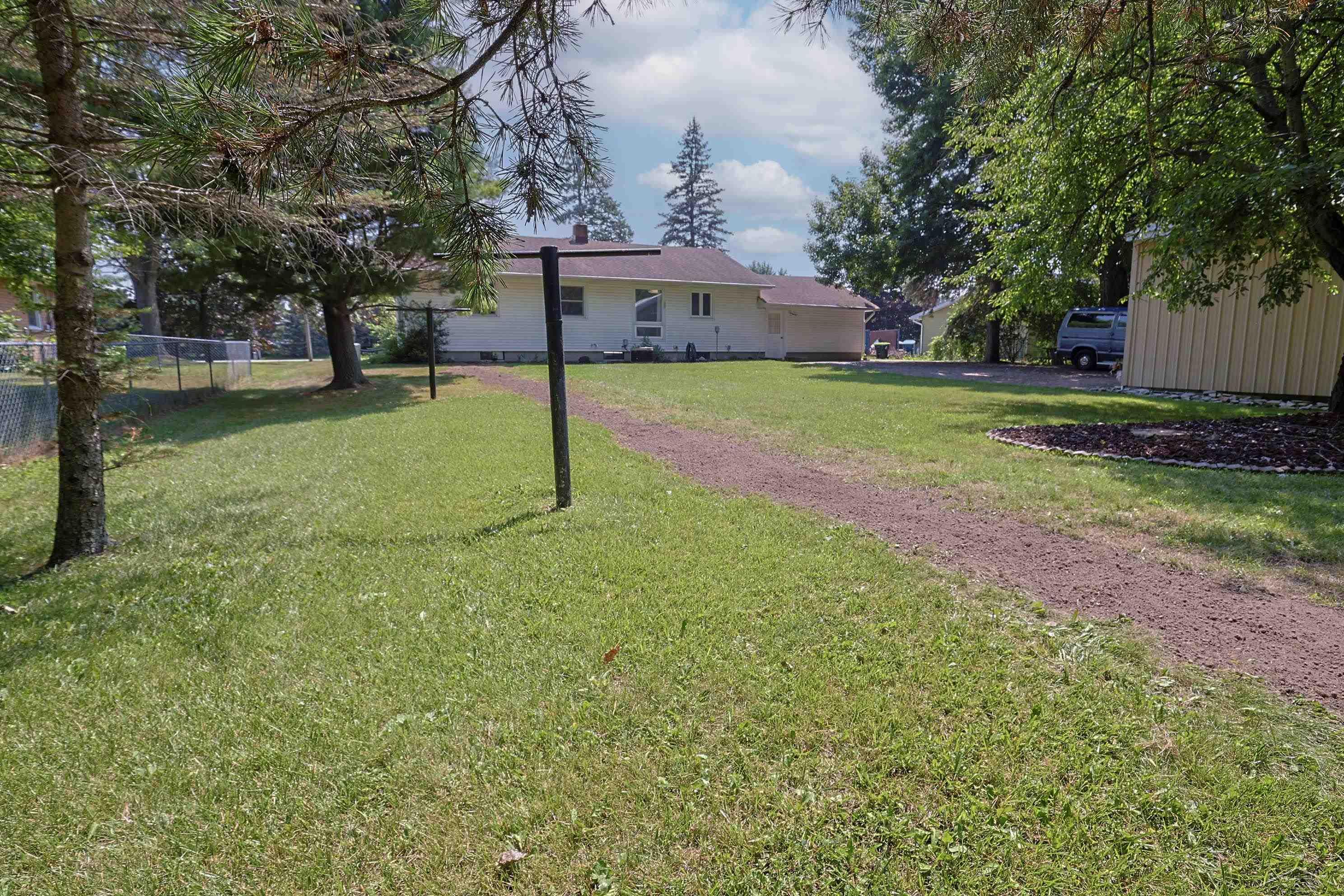 1944 West Midland Road Auburn, MI 48611 - Photo 11 of 27 50183584-e5b26625-2e9a-463a-a451-3d5c384efc13.JPG