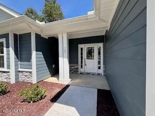 $437,900 | 127 Cherry Laurel Drive, Wallace, NC 28466