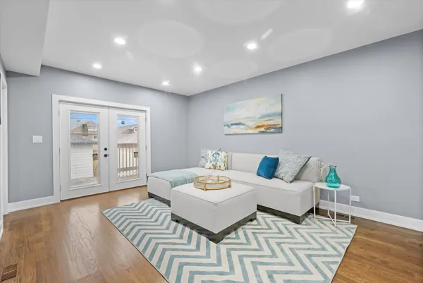 $649,900 | 1531 Wenonah Avenue, Berwyn, IL 60402