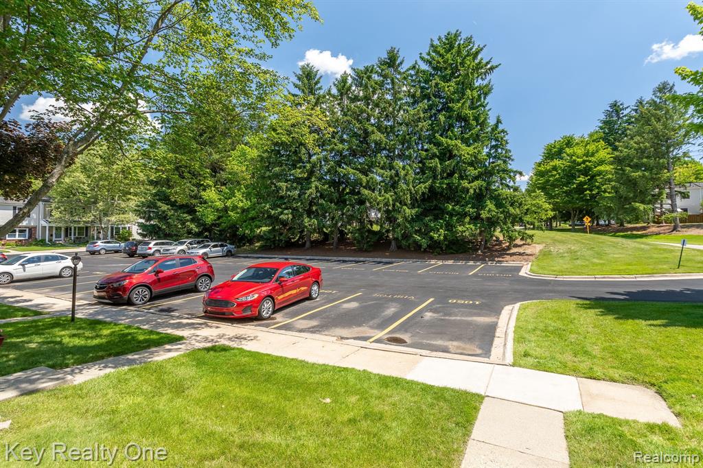 1050 Larson Court Rochester Hills, MI 48307 - Photo 19 of 34
