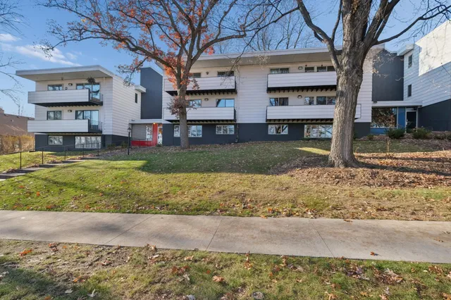 $125,000 | 1261 Cleveland Avenue North, Unit 2A, St. Paul, MN 55108