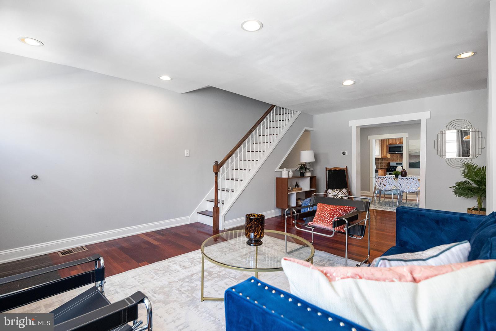 2528 Carpenter Street Philadelphia, PA 19146 - Photo 4 of 35