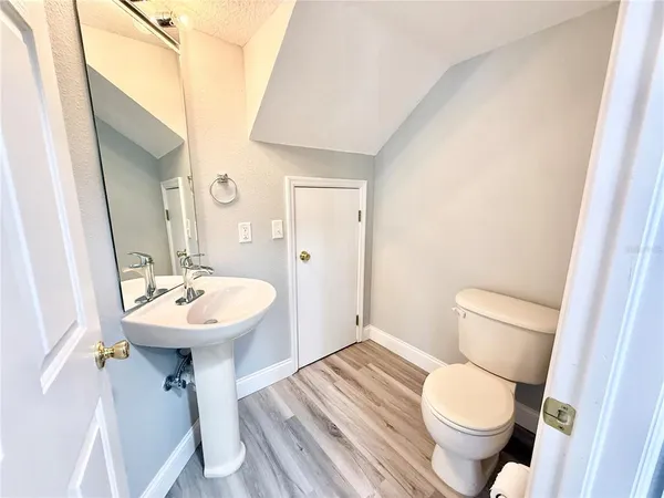 $2,190 | 9604 Charlesberg Drive, Tampa, FL 33635