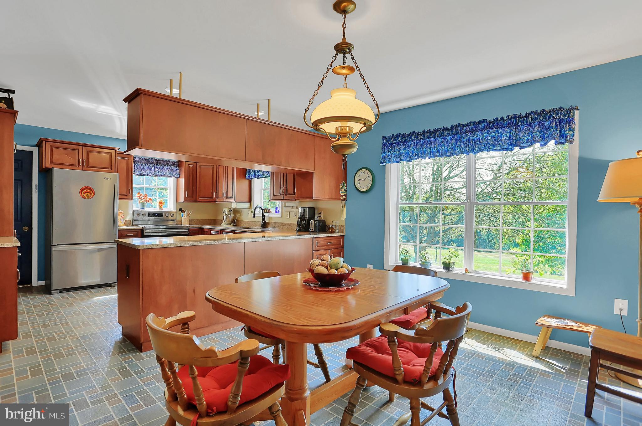 215 Chestnut Hill Road Hanover, PA 17331 - Photo 20 of 61 Breakfast area