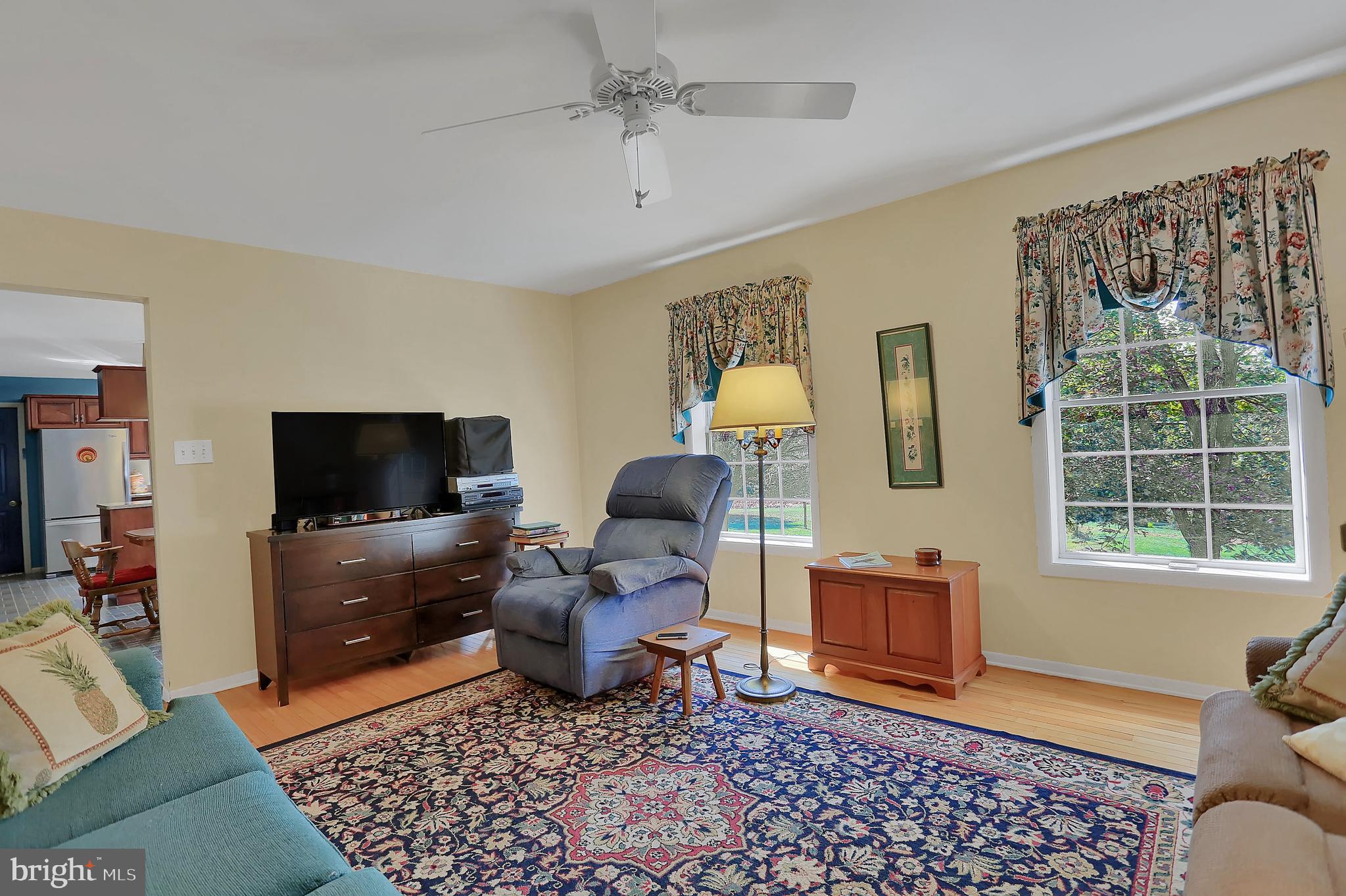 215 Chestnut Hill Road Hanover, PA 17331 - Photo 25 of 61 Living room