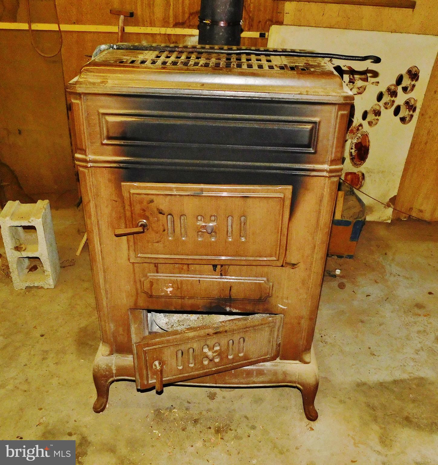 215 Chestnut Hill Road Hanover, PA 17331 - Photo 54 of 61 Shop wood stove heater
