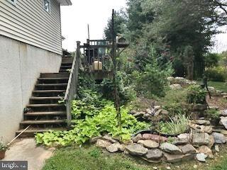 215 Chestnut Hill Road Hanover, PA 17331 - Photo 9 of 61 two level deck