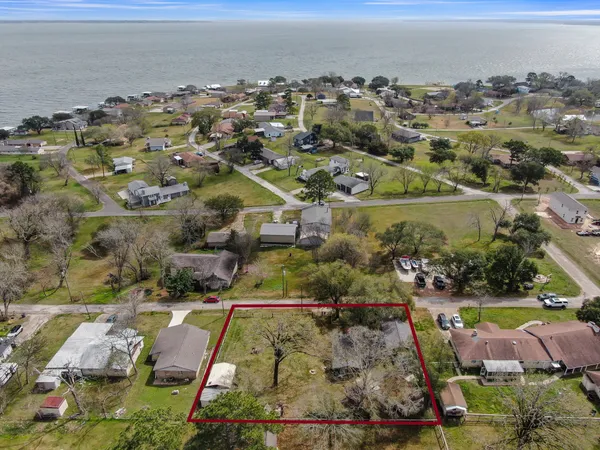 $230,000 | 281 North Shady Oaks Drive, Point Blank, TX 77364