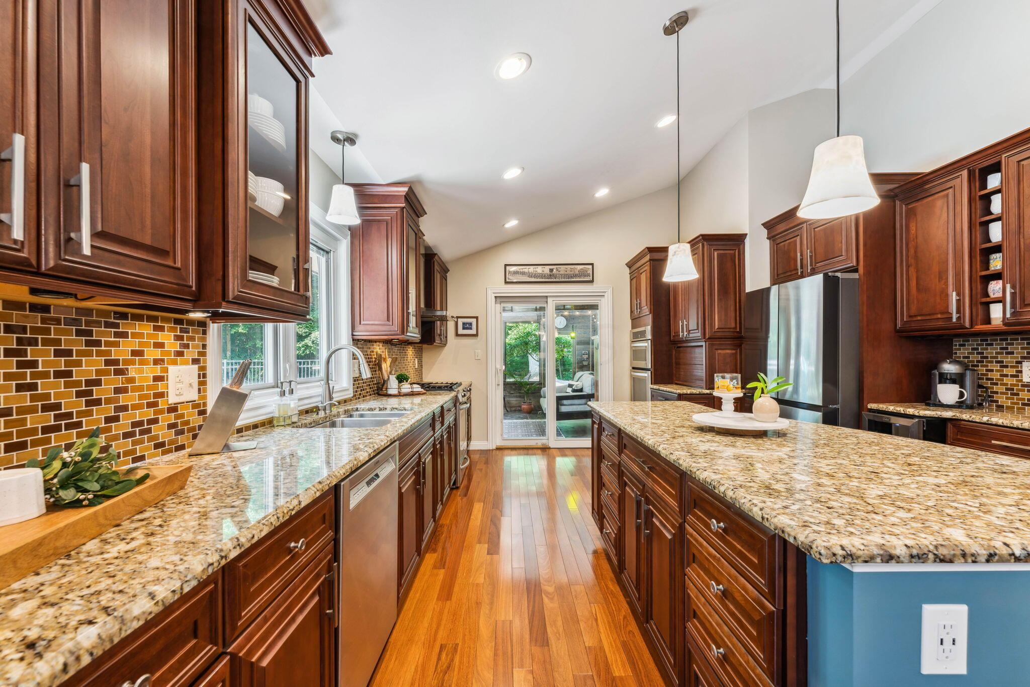 2423 Carriage Road Powell, OH 43065 - Photo 21 of 100 Pendant and recessed lighting!