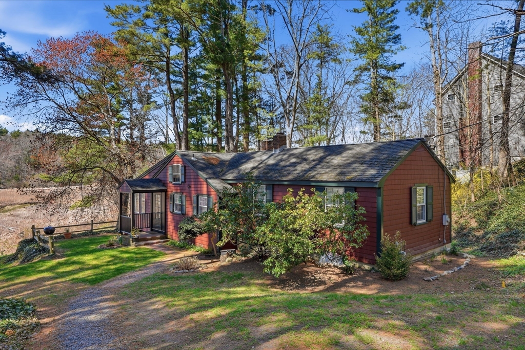 512 Spring Street Marshfield, MA 02050 - Photo 1 of 34 Gallery Image 1