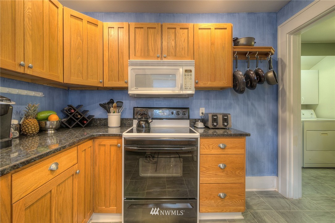3538 Pine Road Northeast Bremerton, WA 98310 - Photo 9 of 25 Gallery Image 9