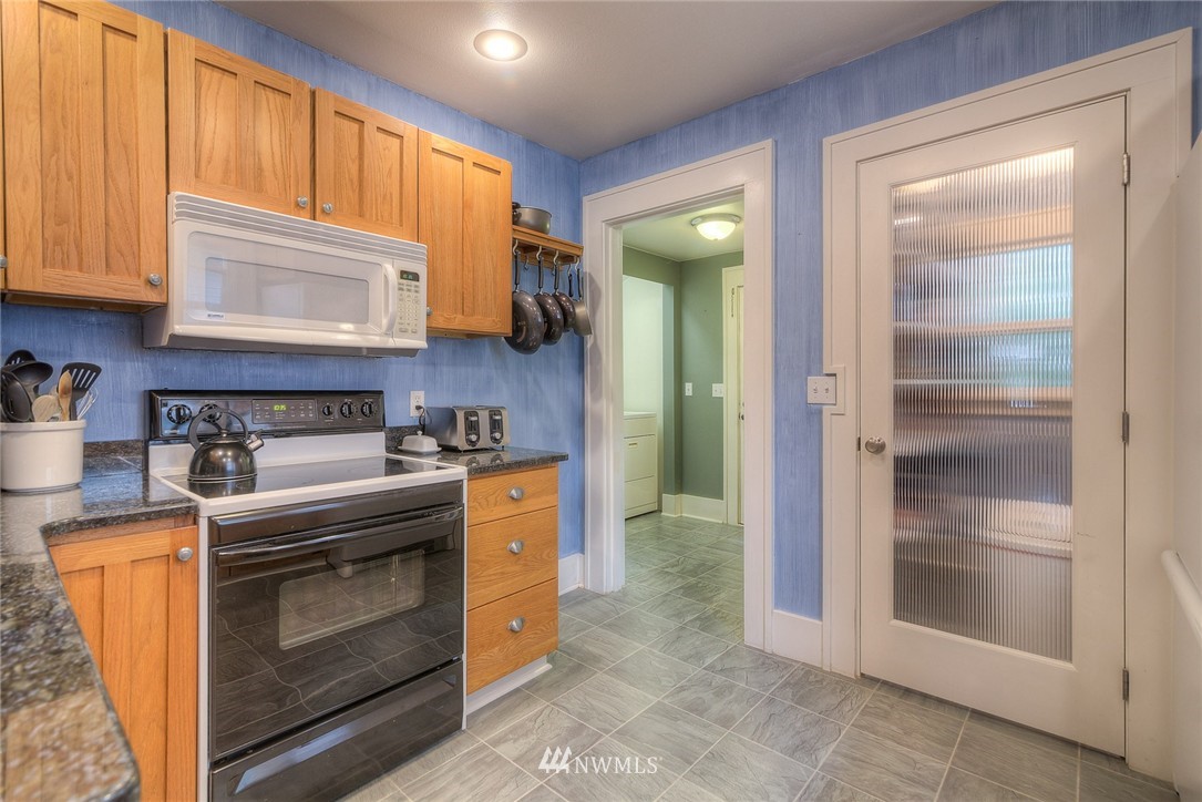 3538 Pine Road Northeast Bremerton, WA 98310 - Photo 10 of 25 Gallery Image 10