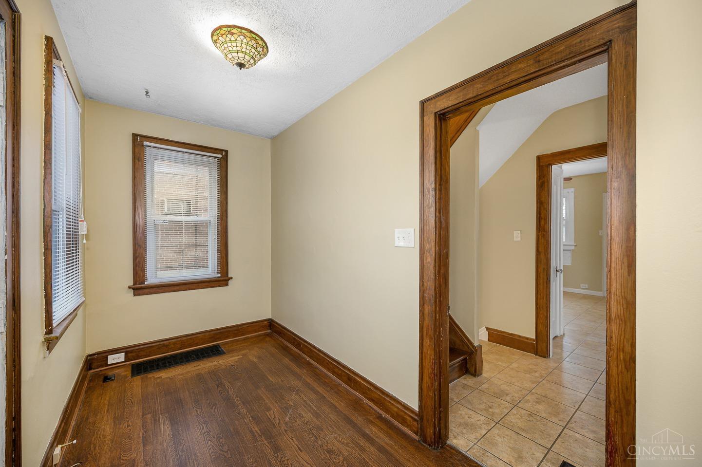 3310 Phoenix Avenue Cheviot, OH 45211 - Photo 12 of 32
