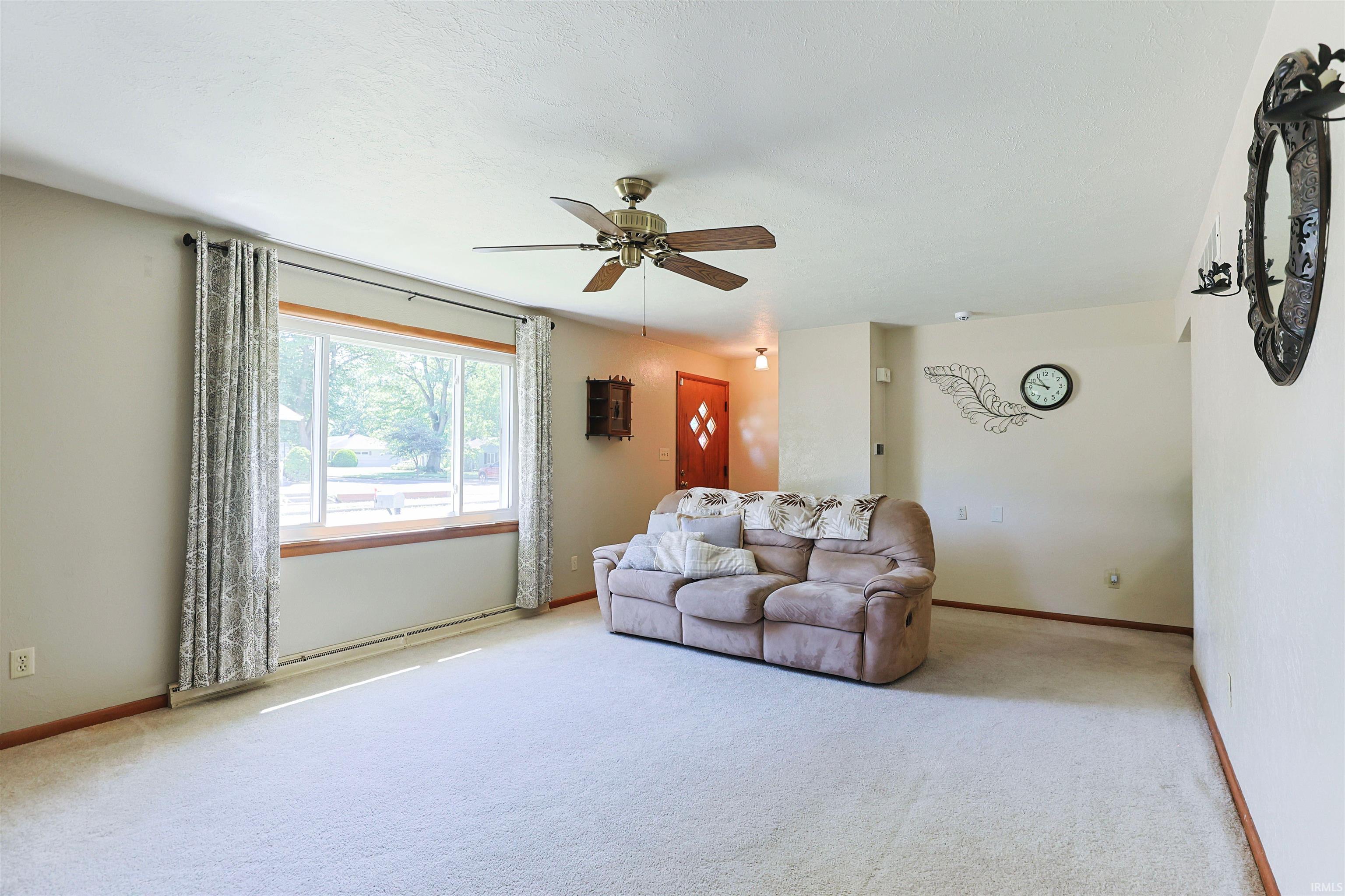 1005 Violet Road Elkhart, IN 46514 - Photo 3 of 45