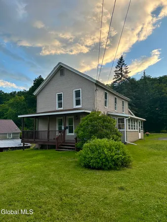 $130,000 | 31 Blinn Street, Whitehall, NY 12887