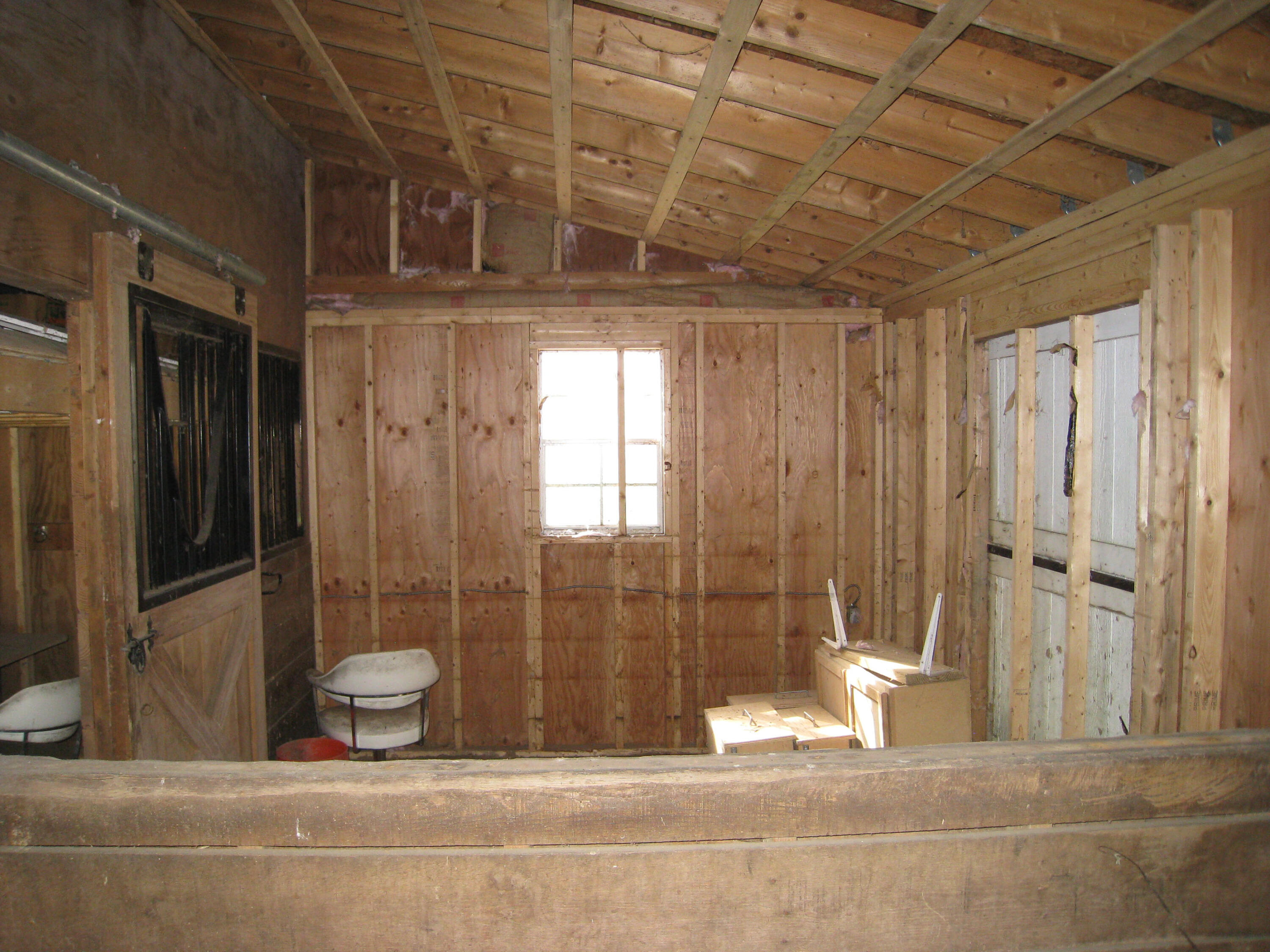 39 Lovell's Lane Mashpee, MA 02649 - Photo 6 of 24 39_Lovells_Lane_06_Barn_Stall2_04282026