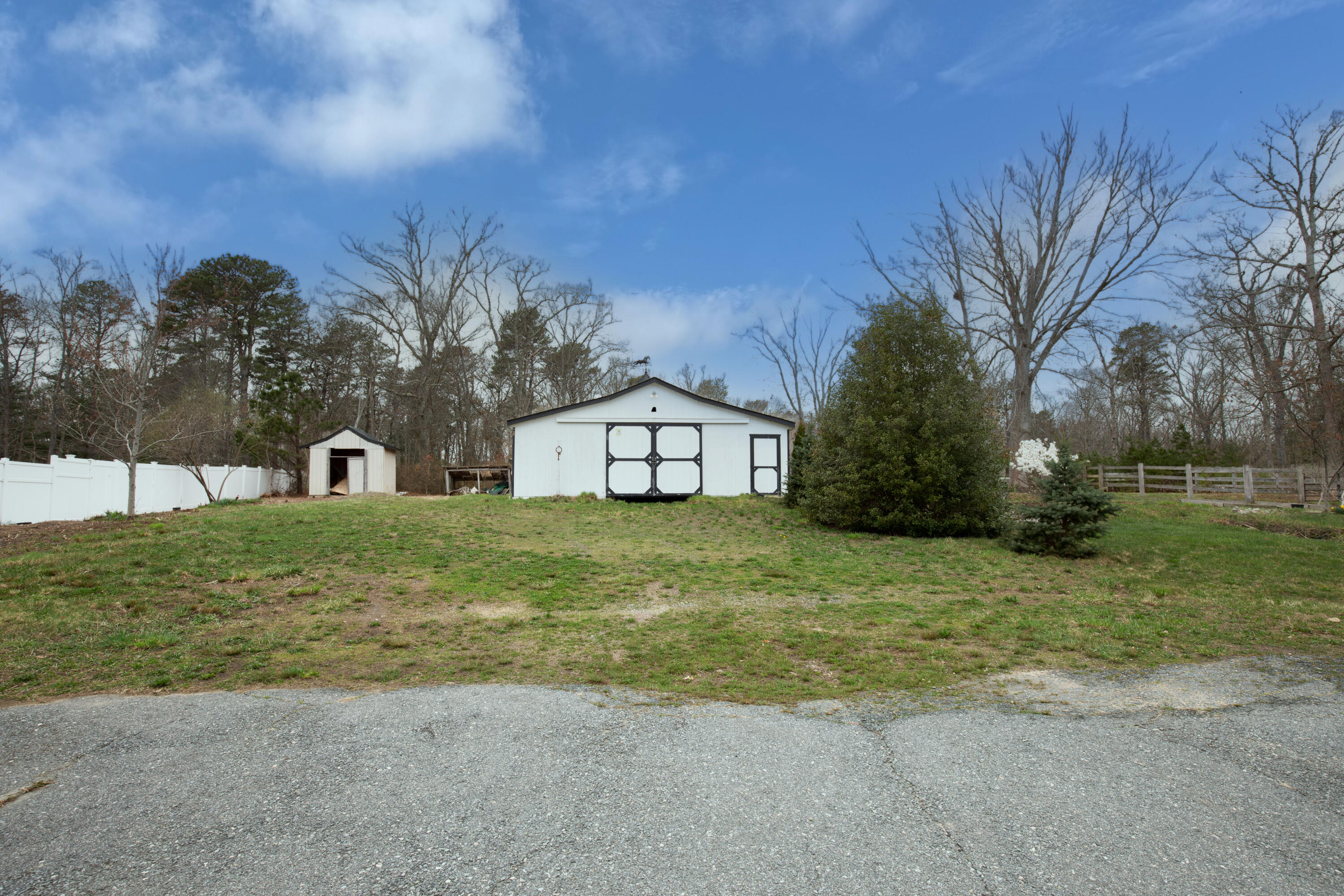39 Lovell's Lane Mashpee, MA 02649 - Photo 10 of 24 a house view with a outdoor space