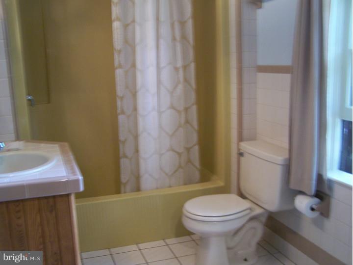 314 Indian Mills Road Shamong, NJ 08088 - Photo 6 of 10 Bathroom