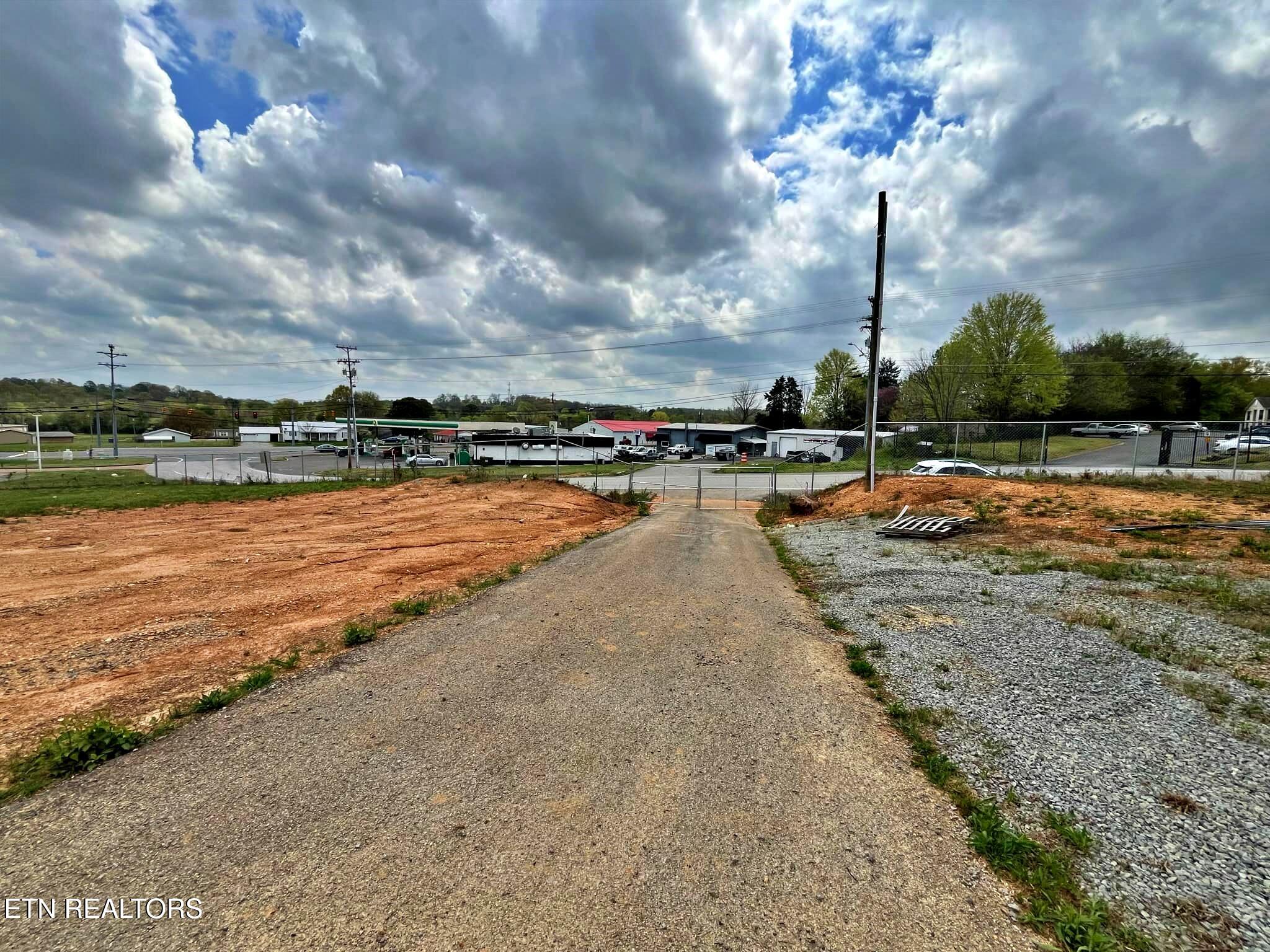 911 Rocky Mt Road Athens, TN 37303 - Photo 3 of 13 c3791085-dca7-4f01-bdd5-cac100d07b16