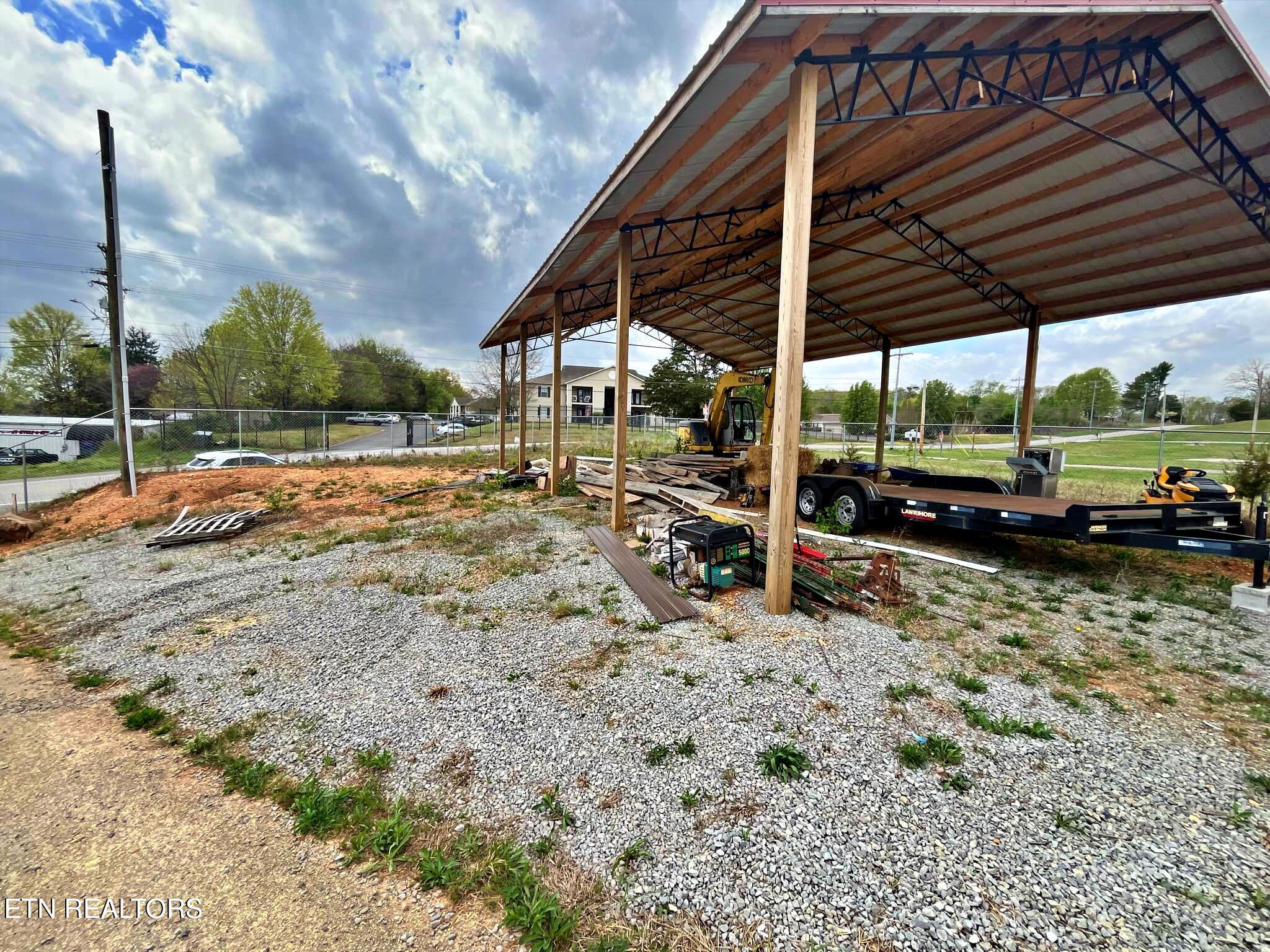 911 Rocky Mt Road Athens, TN 37303 - Photo 7 of 13 4466fb73-759e-49ba-9273-b28fc4f00f9f