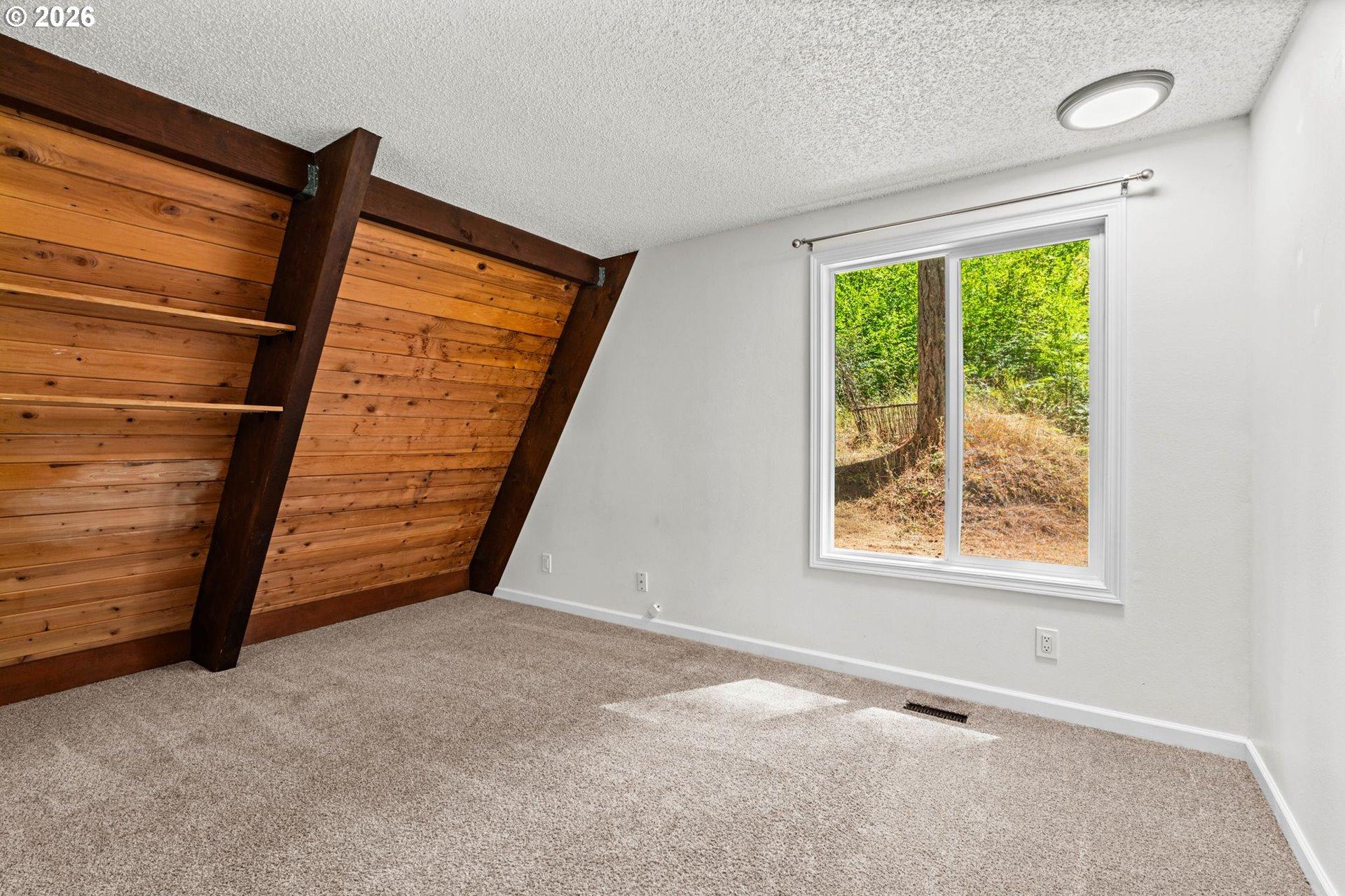40028 Booth Kelly Road Springfield, OR 97478 - Photo 15 of 33 Bedroom