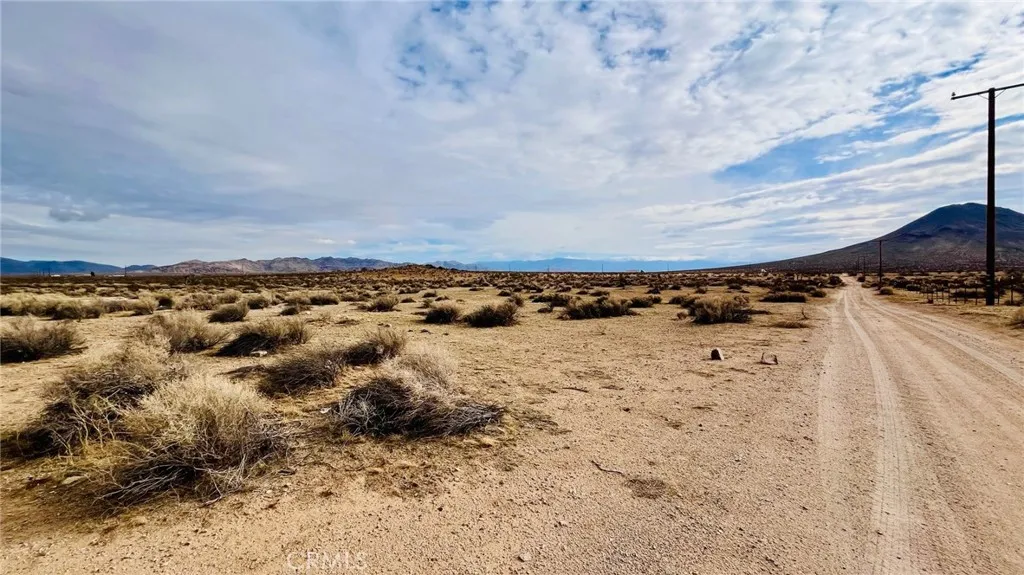 47229227 Harris Road St. Paul, MN 55124 - Photo 16 of 32 a view of water with mountain