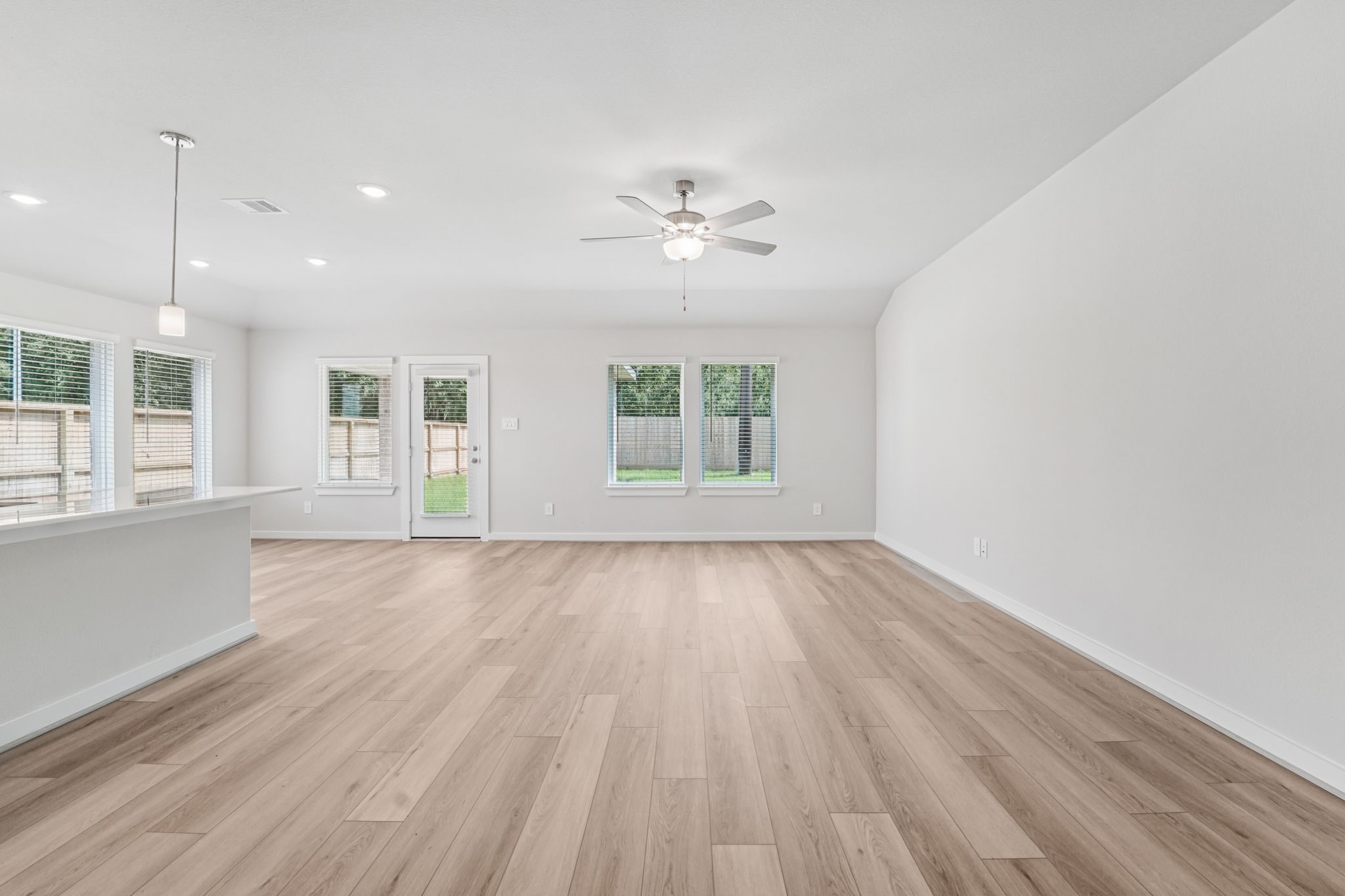 1680 Hopson Ranch Drive Conroe, TX 77301 - Photo 6 of 40