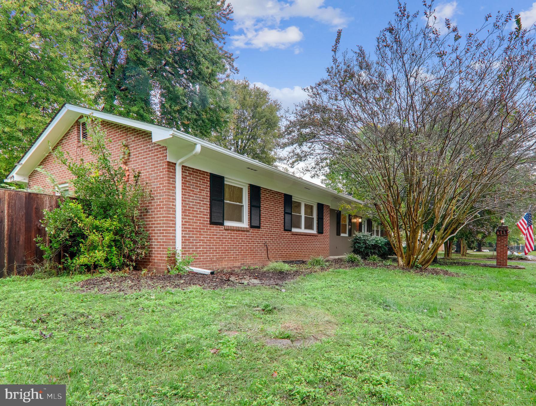 2812 Derek Road Alexandria, VA 22306 - Photo 2 of 54 Charming curb appeal, on private no-thru street