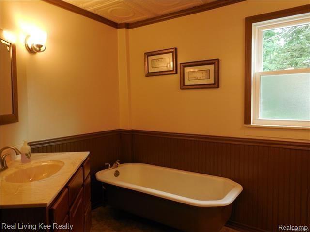60430 Mt Vernon Road Rochester, MI 48306 - Photo 15 of 30 15.jpg