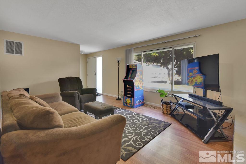 7483 Limestone Drive Reno, NV 89511 - Photo 4 of 32 Photo 4
