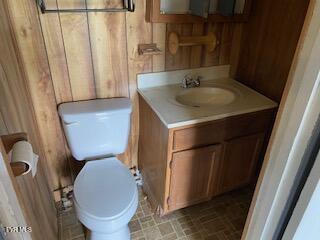242 Rambling Lane Bluff City, TN 37618 - Photo 12 of 14 rambling int clean 12