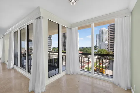 $1,175,000 | 4000 North Ocean Drive, Unit 403, Singer Island, FL 33404